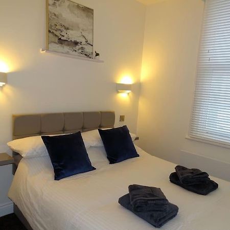 Apt 3 - Queens Court 스카버러 외부 사진